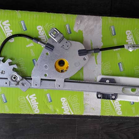 Focus Arka Sağ Cam Krikosu Otomatik İndirmeli Orjinal