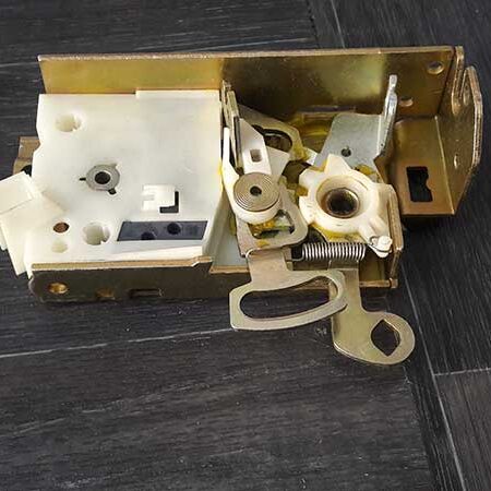 Fiesta Ön Sol Kapı Kilidi manuel 1996-2001 Orjinal